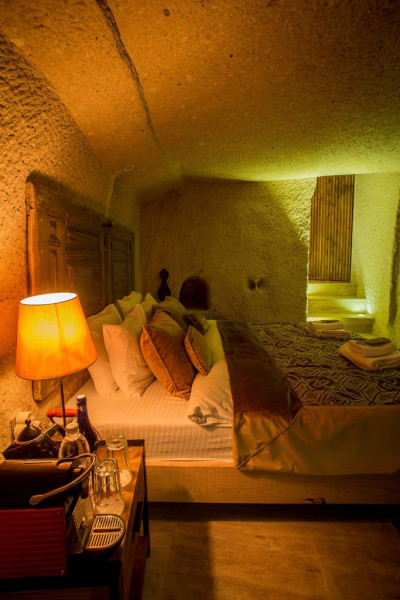 омната в каменно — пещерном стиле Примьер
